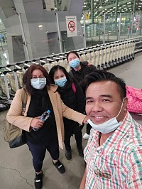 รถตู้อารมณ์ดีบริการเช่ารถตู้ครับส่งสนามบิน